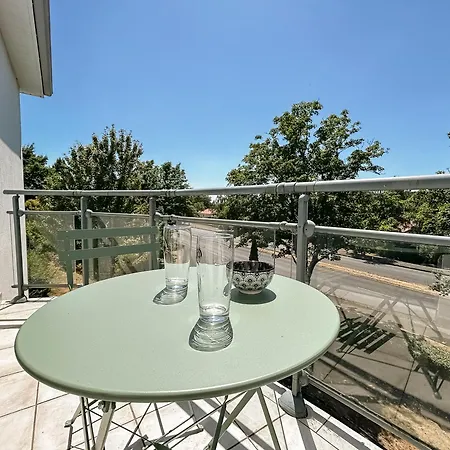 公寓 T2 Balcon Et Parking A 10 Min Du Centre 尼奥尔