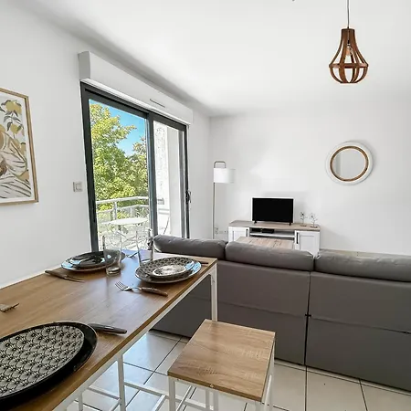 Apartment T2 Balcon Et Parking A 10 Min Du Centre