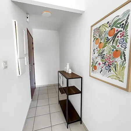 Apartment T2 Balcon Et Parking A 10 Min Du Centre