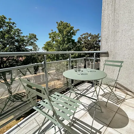 T2 Balcon Et Parking A 10 Min Du Centre Apartment Niort