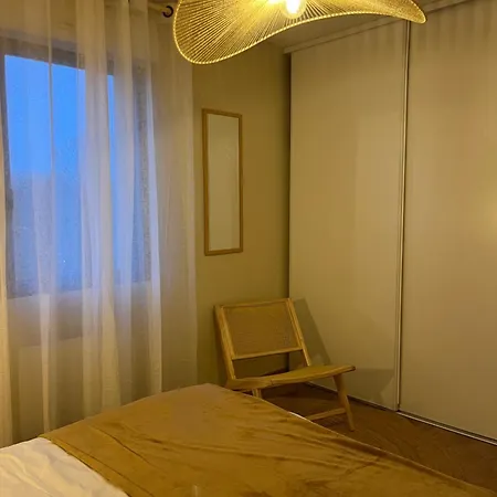 T2 Balcon Et Parking A 10 Min Du Centre *