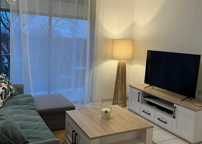 T2 Balcon Et Parking A 10 Min Du Centre